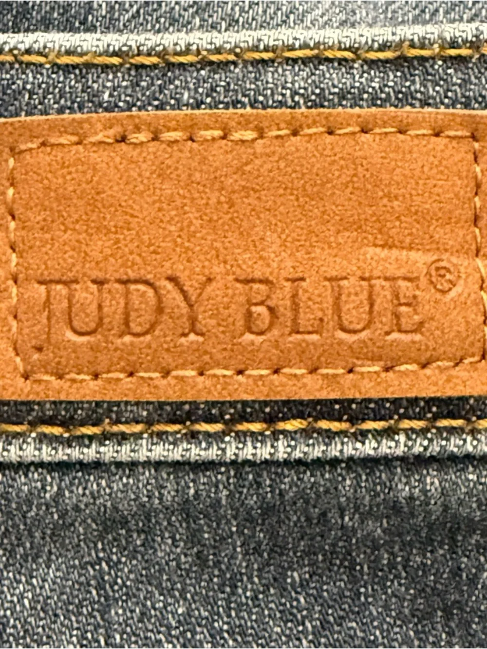 Judy Blue Medium Wash Skinny Fit Denim Jeans With Sharkbite Frayed Hem Size 3/26 - Picture 11 of 13